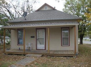 729 N 13th St, Independence, KS 67301