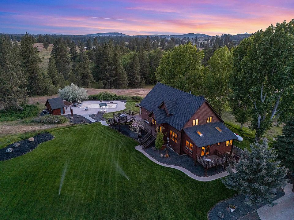 1st image of 16010 W Jade Ln