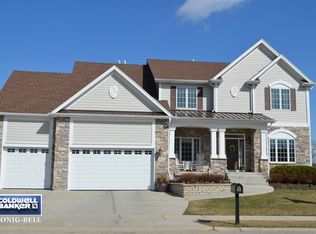 900 Peninsula Dr, Wauconda, IL 60084