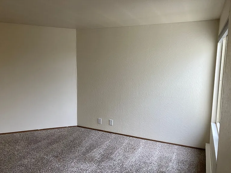 Lawton Park Apartments — Photo 19