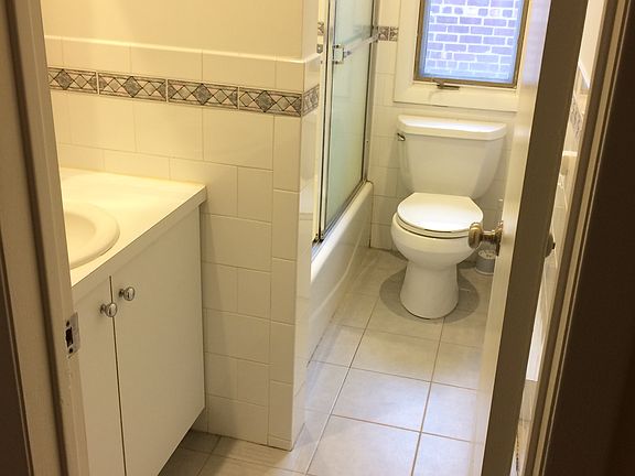 3rd image of 141 Manorhaven Blvd #G
