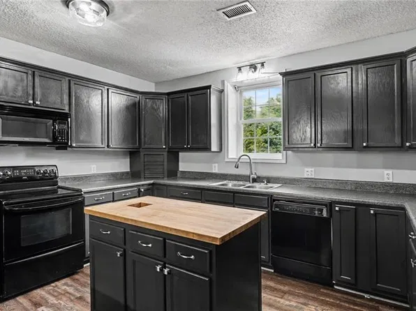 5172 Payne St, Trinity, NC 27370