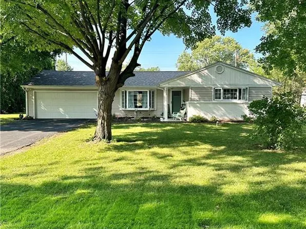 1410 Morningside Dr, Fostoria, OH 44830