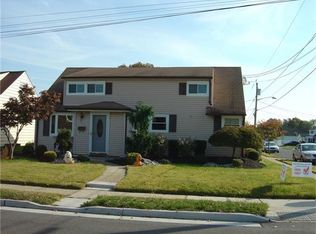 90 Daniel St, Carteret, NJ 07008