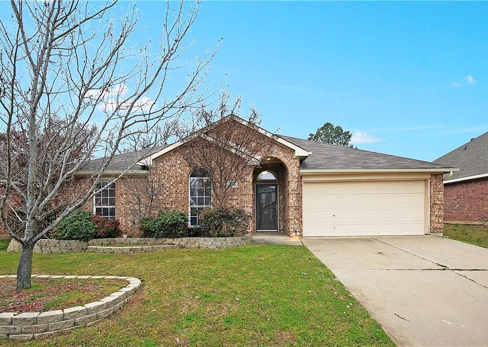 1st image of 1004 Hidden Oaks Dr