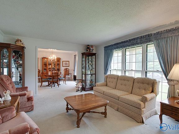 4th image of 3505 Chateau Cir SW