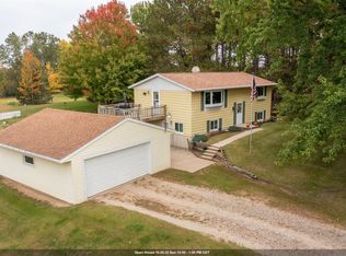 E8586 Huntley Rd, New London, WI 54961