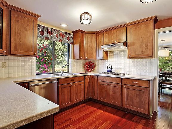 4th image of 17218 NE 42nd St