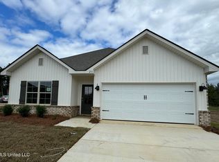 231 Serenity Lake Dr, Pearl, MS 39208