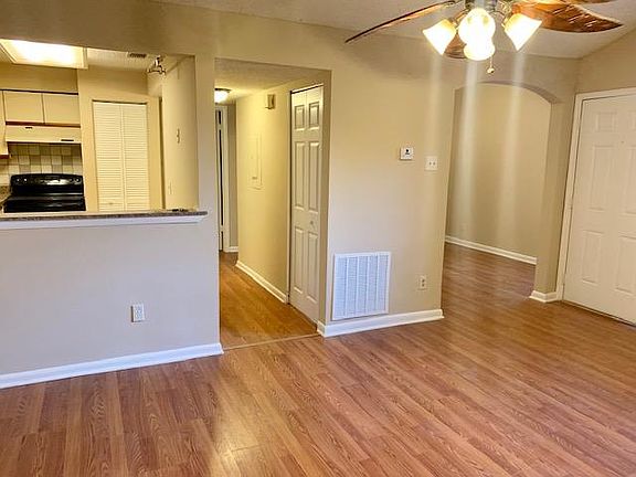 3rd image of 2486 Whispering Woods Blvd APT 4
