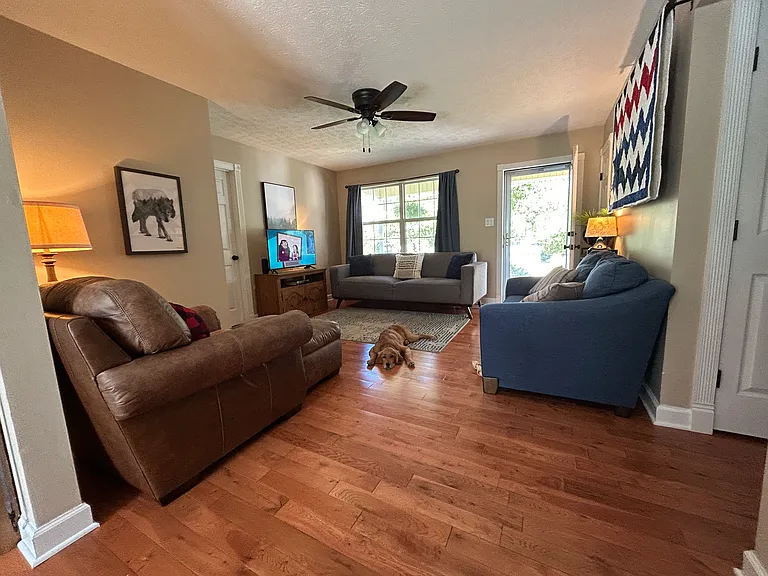 507 Sunshadow Ct — Photo 3