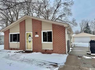 9416 Princess St, Taylor, MI 48180