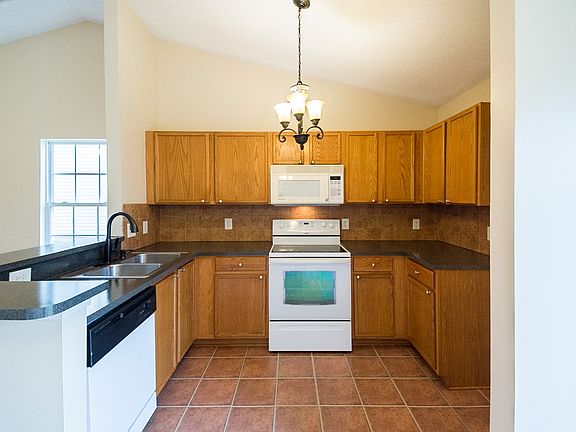 3rd image of 7828 Sullivans Trace Dr