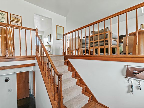 2nd image of 550 Kinsella Dr
