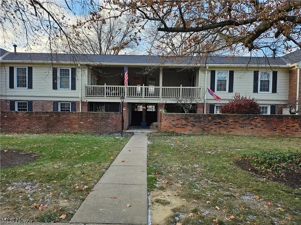 30-3A Menlo Park Dr, Akron, OH 44313