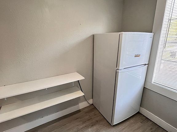3rd image of 1318 Willow St APT 4
