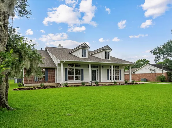 509 Pecan Loop Dr, Mont Belvieu, TX 77523