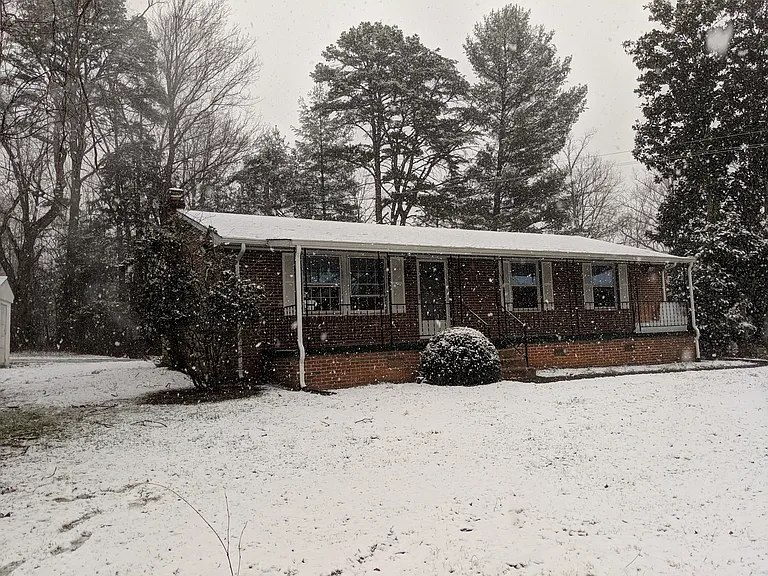 1390 Pleasant Valley Ln — Photo 8