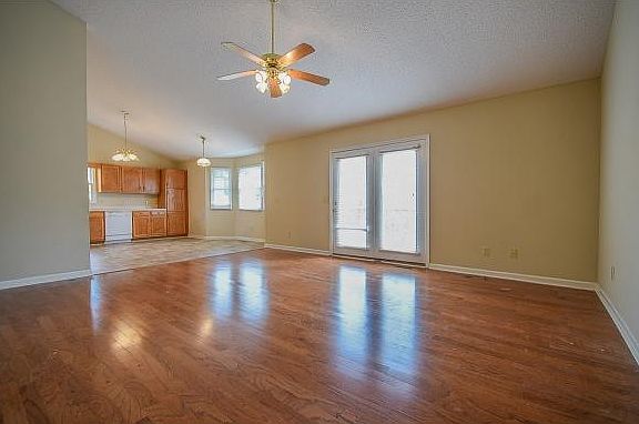 2nd image of 2320 Louita Ave