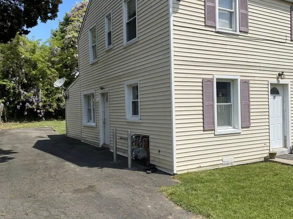 200-202 High Ridge Dr, Bridgeport, CT 06606