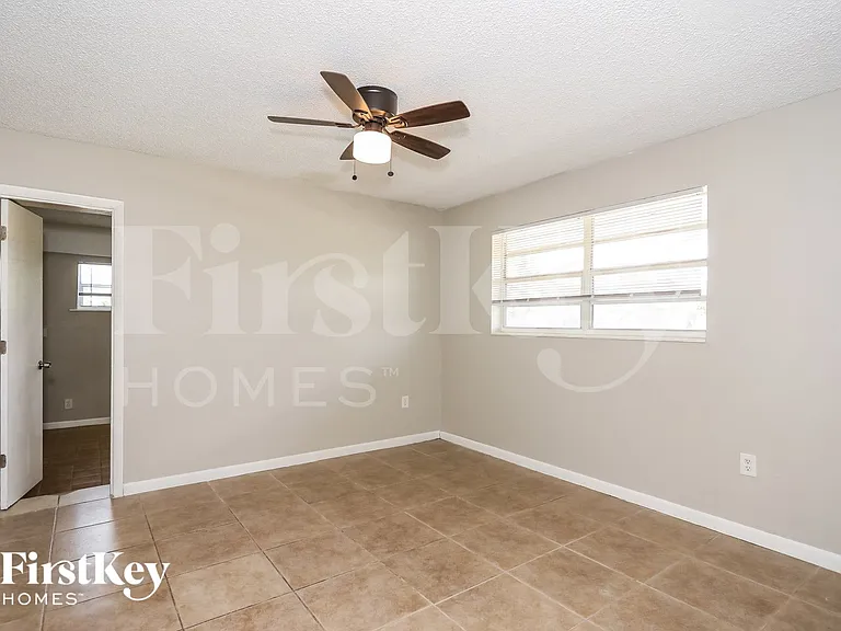 1291 NW 60th Ave — Photo 9