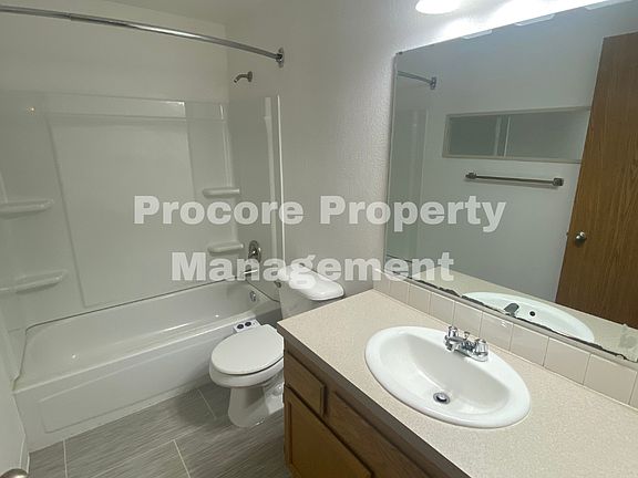 5th image of 3748 W Rose Hill St #102