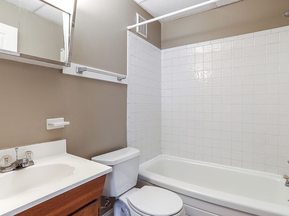 1st image of 5 E Central Ave APT B10