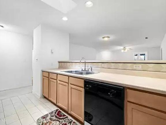 4th image of 2016 Locarno Dr