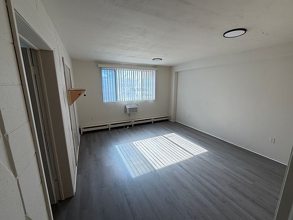 4th image of 1637 Washington Ave APT 5