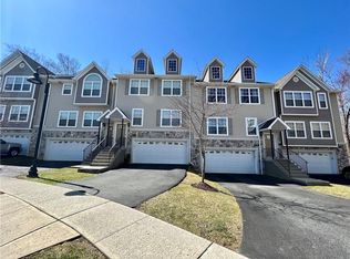 28 Seeley Bull St, Monroe, NY 10950