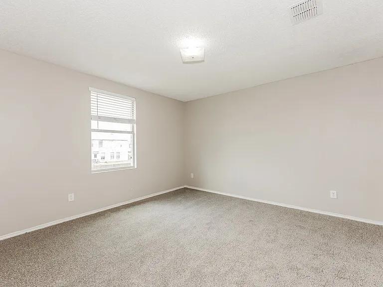 521 Merton Ct — Photo 12