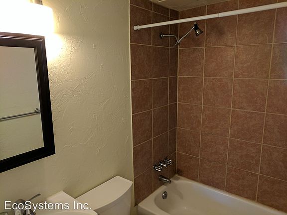 5th image of 816 S Sherman St APT 01