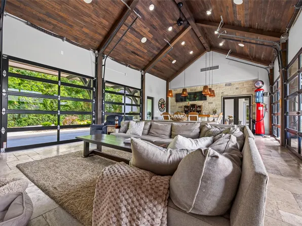2 Texas Dandy Dr, Tomball, TX 77377