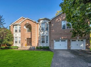 530 Elizabeth Ave, River Vale, NJ 07675