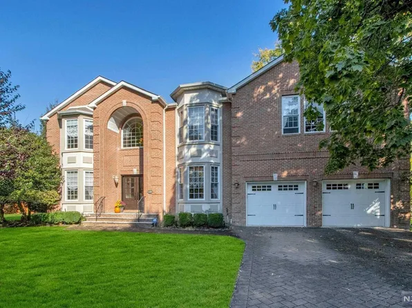 530 Elizabeth Ave, River Vale, NJ 07675