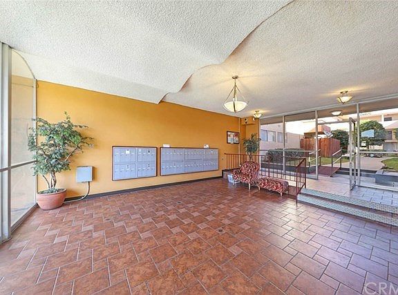 2nd image of 855 Victor Ave APT 208