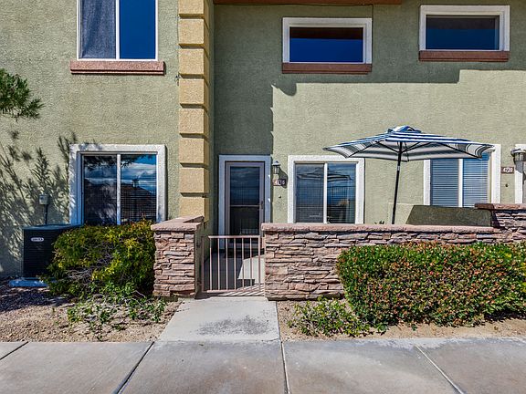 3rd image of 4716 Tahoe Canyon St