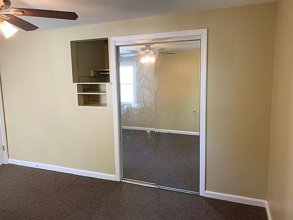 5th image of 9 Babcock Pl
