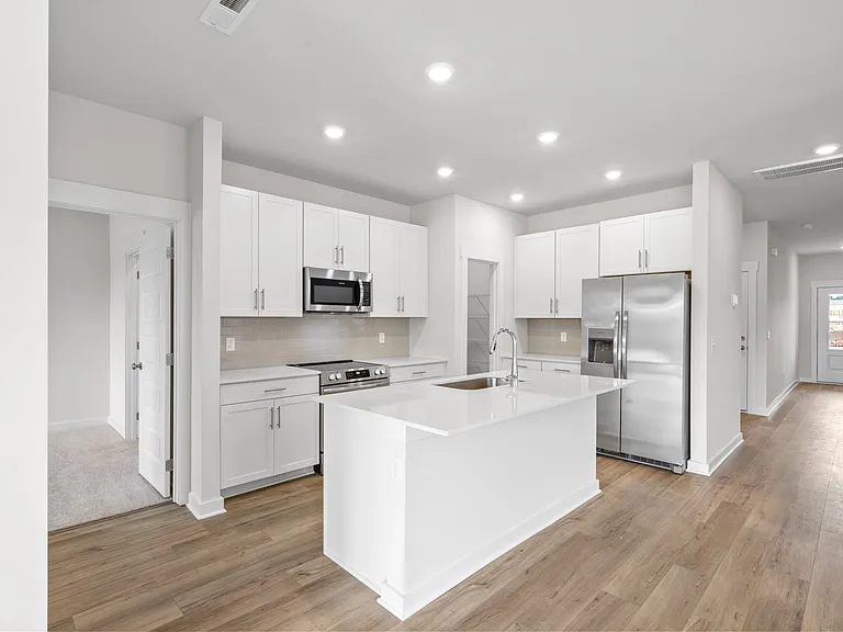 319 Lacewing Ln — Photo 10