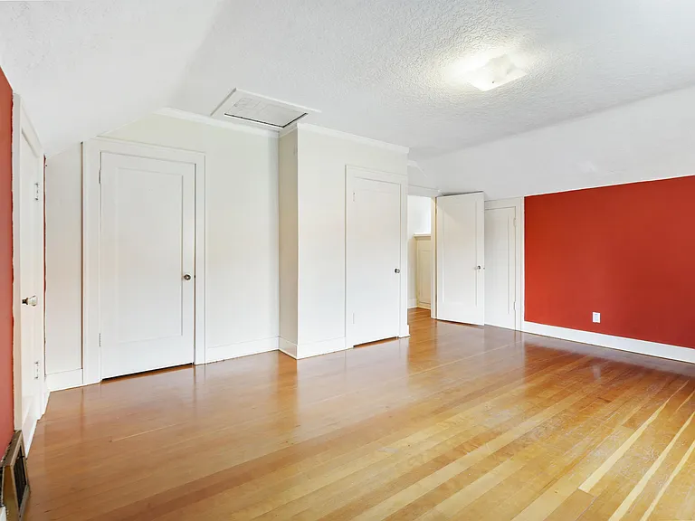 2567 NW Raleigh St — Photo 25