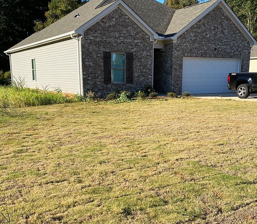 1st image of 165 Buckhorn Cir