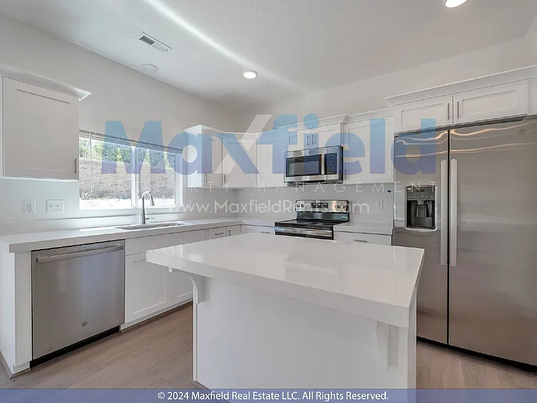 1598 N 1950 E — Photo 4