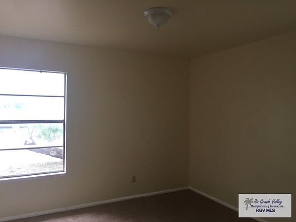 5th image of 800 N Bonham St
