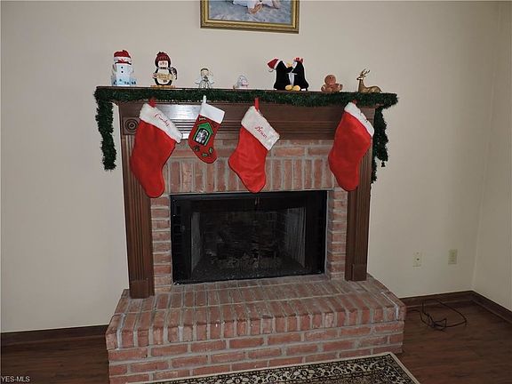 4th image of 26930 Glenside Ln