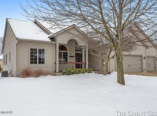 1070 Thornwyk Dr NW, Grand Rapids, MI 49534