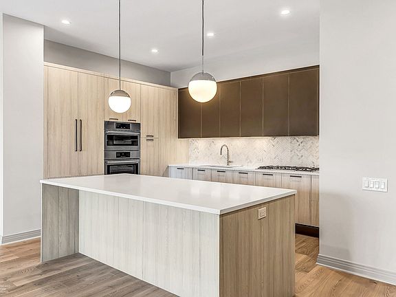 3rd image of 544 N Milwaukee Ave APT 501