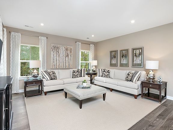 Bramante Ranch w Covered Porch
