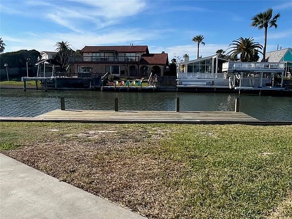 2nd image of 101 Caribbean Dr #25