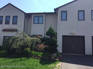 242 Plum Dr, Marlboro, NJ 07746