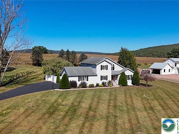 2nd image of 1319 Shady Ln